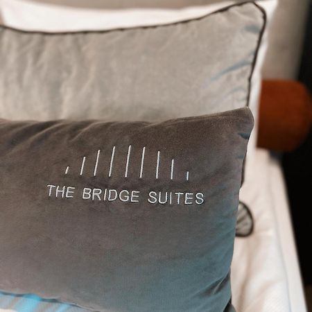 The Bridge Suites Hotel คราคูฟ ภายนอก รูปภาพ