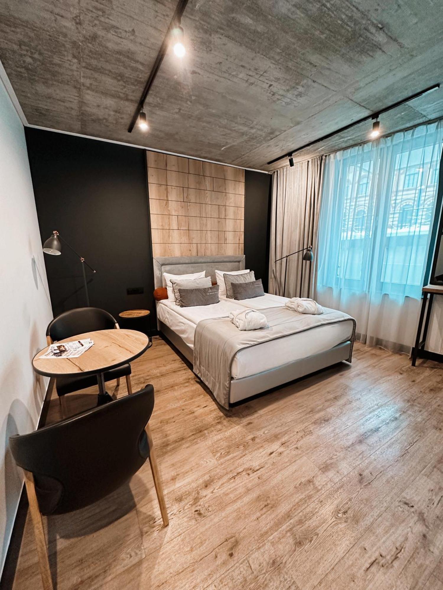 The Bridge Suites Hotel คราคูฟ ภายนอก รูปภาพ