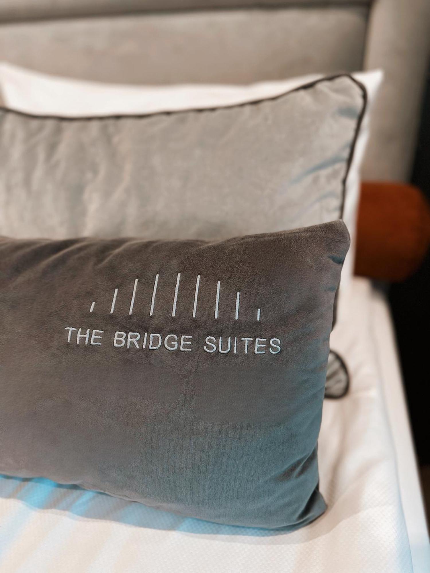 The Bridge Suites Hotel คราคูฟ ภายนอก รูปภาพ